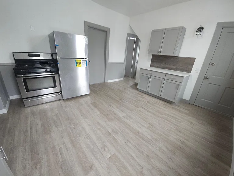 4715 10th Ave #1 — Photo 2