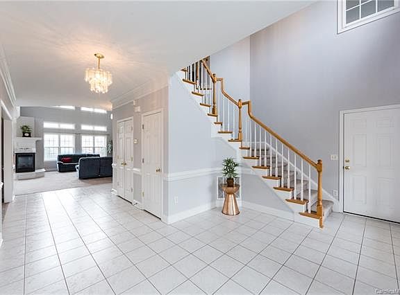 5th image of 9714 Hillspring Dr
