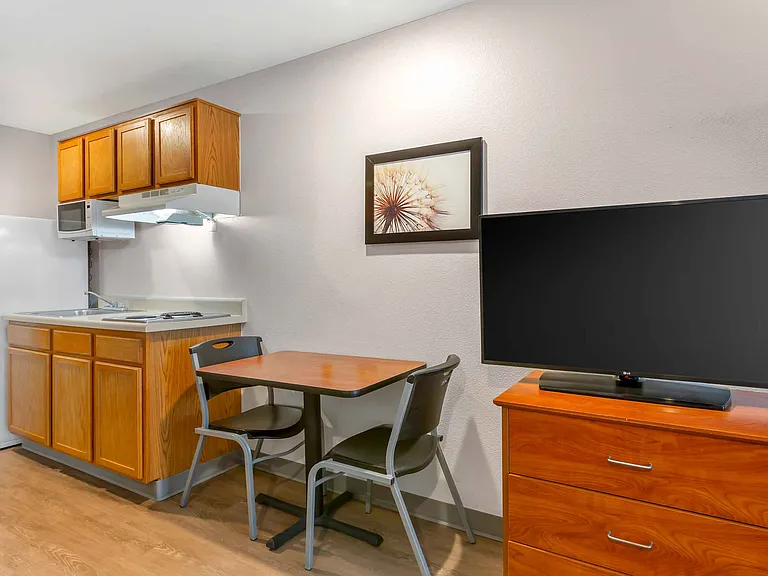 Studio Suite - 2 Full Beds