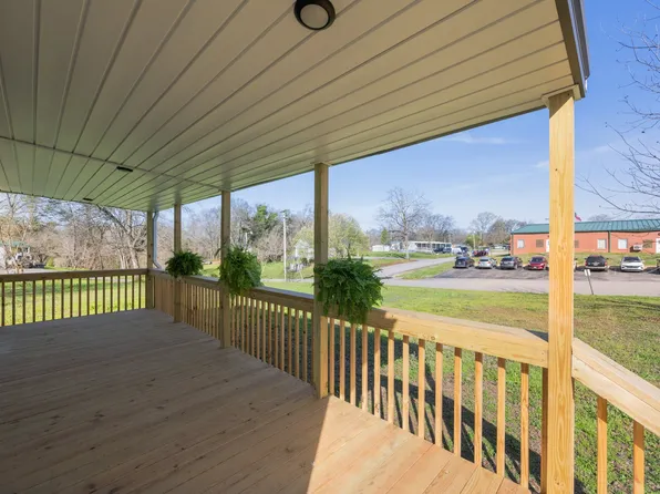 230 Texas Ave, Parsons, TN 38363