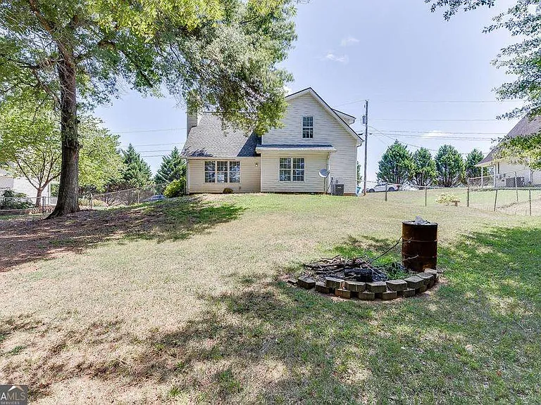 932 Clayton St — Photo 27