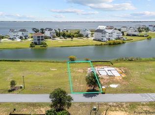 630 Cannonsgate Dr, Newport, NC 28570