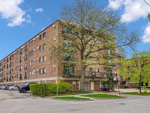4th image of 2333 N Neva Ave APT 306C