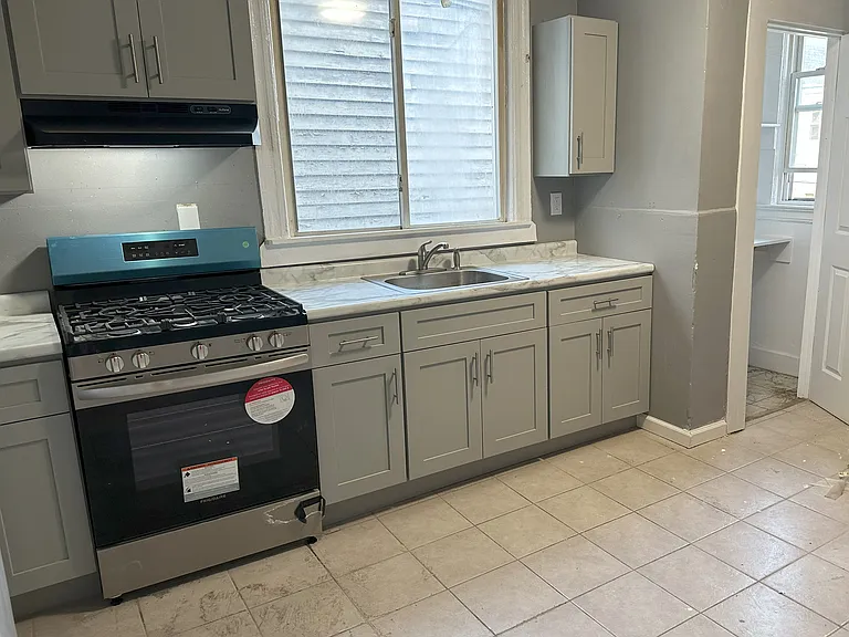 250 Halsted St #2 — Photo 1