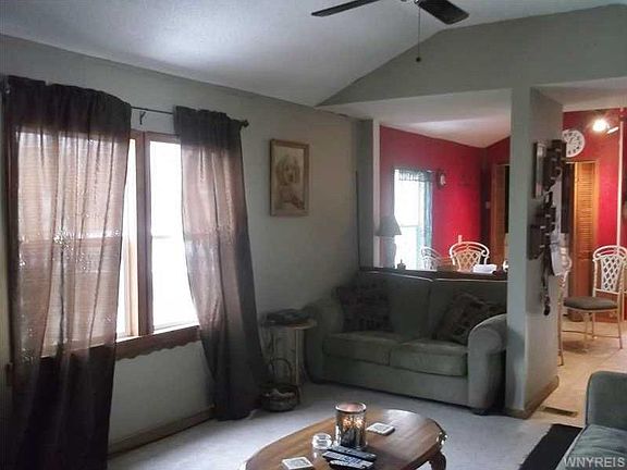 3rd image of 1074 Creekside Dr