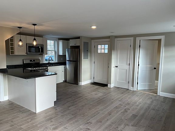 5th image of 70 Burroughs Rd