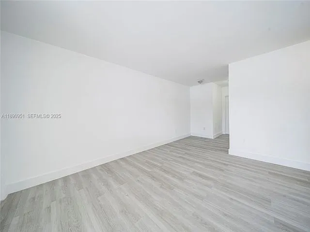 2 bed, 1.0 bath, $1,950 — Photo 2