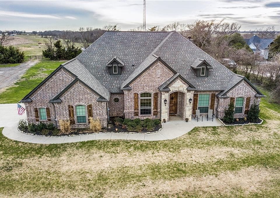 1st image of 555 Compton Ln