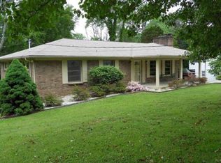 126 Cumberland View Dr, Oak Ridge, TN 37830