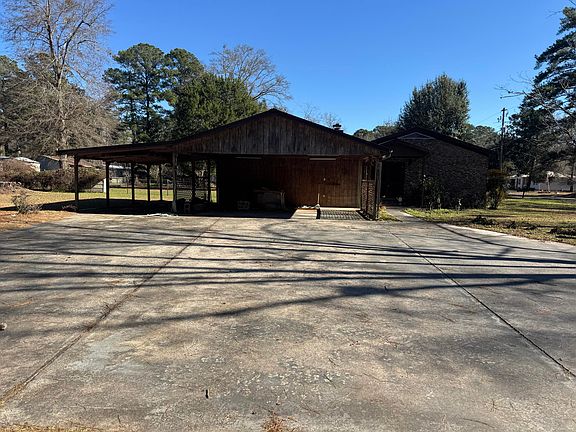 5th image of 1002 Poplar St