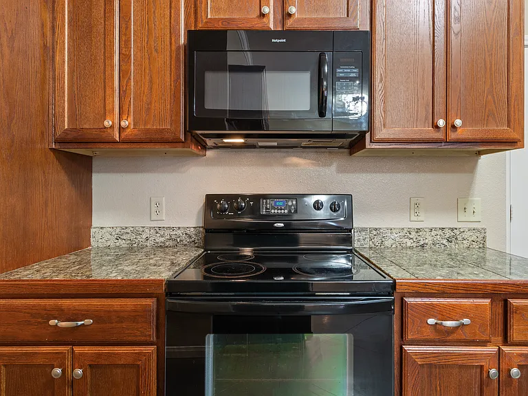 304 Wagon Wheel Cir — Photo 11