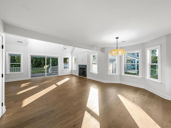 2nd image of 209 W Pacific Ave W #A