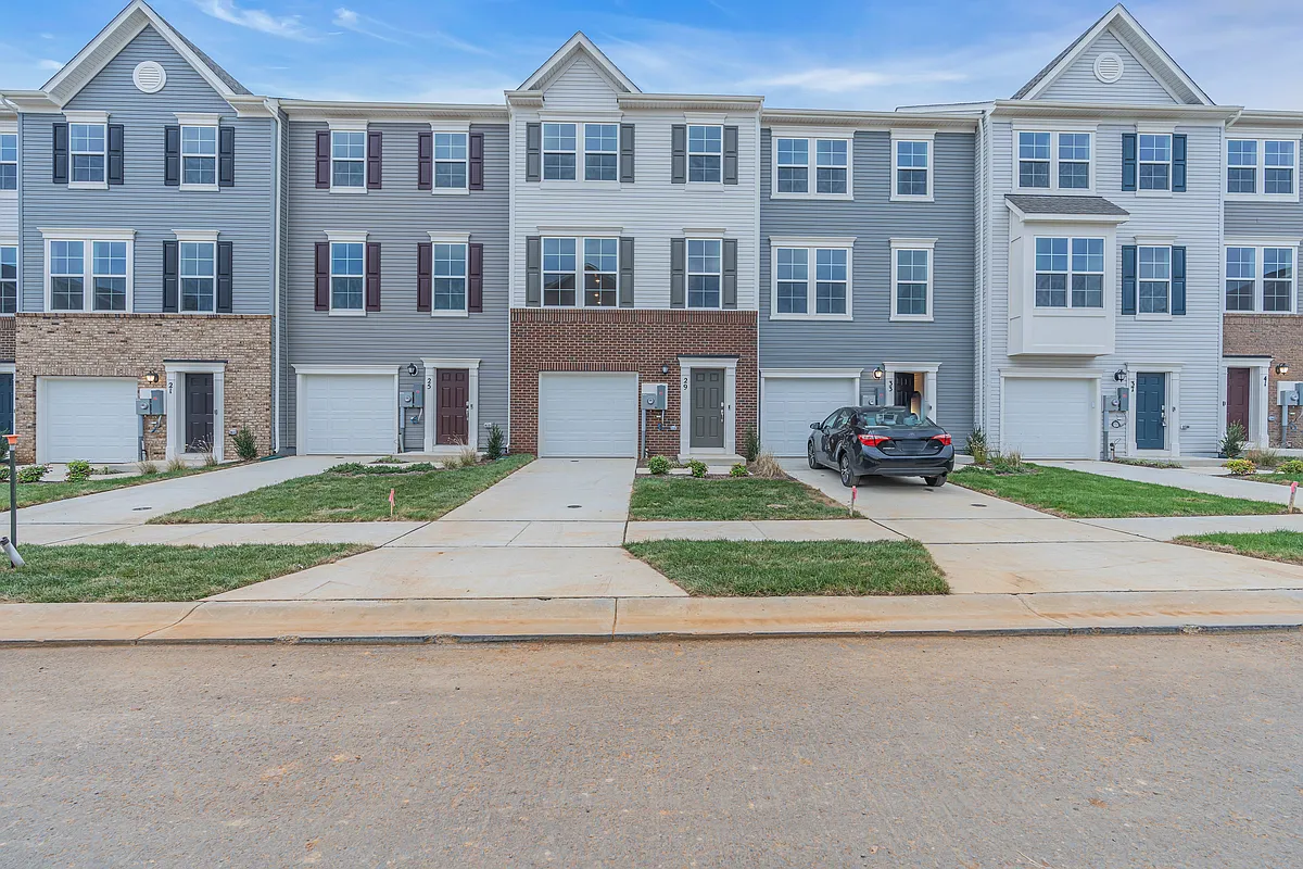 Building Photo - 29 Extrovert Dr