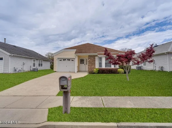 67 Pine Oak Boulevard, Barnegat, NJ 08005