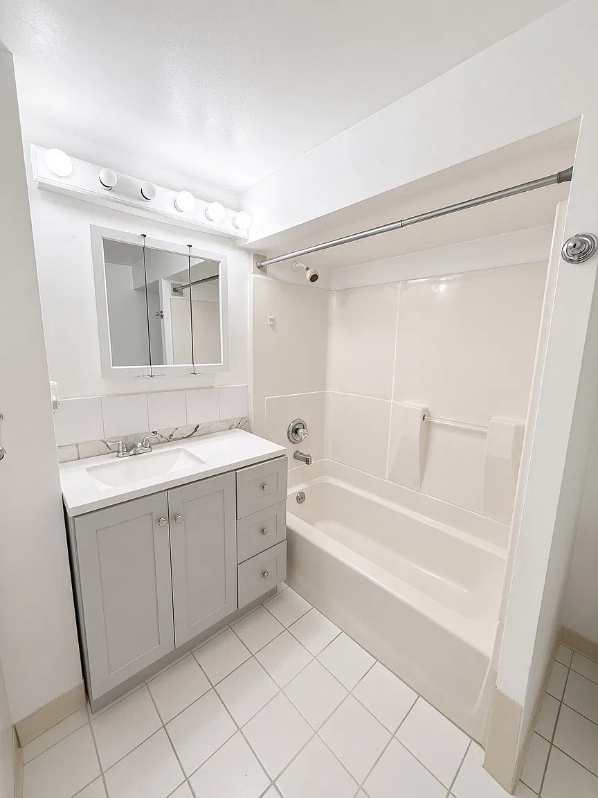 1 bed, $2,000 — Photo 4