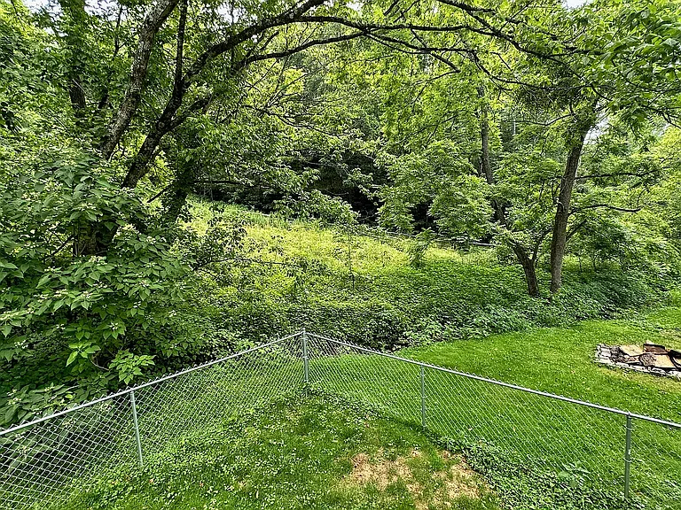 139 Spooks Branch Rd — Photo 11