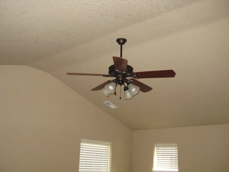 6417 NE Southbrook Ct — Photo 9