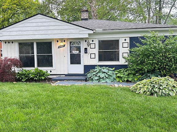 2nd image of 28069 Brentwood St