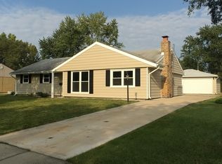 7831 Catalpa Ave, Woodridge, IL 60517