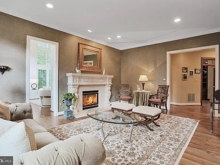 9864 Walker Glen Ct — Photo 94