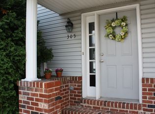 305 Truman Ct, Norristown, PA 19403