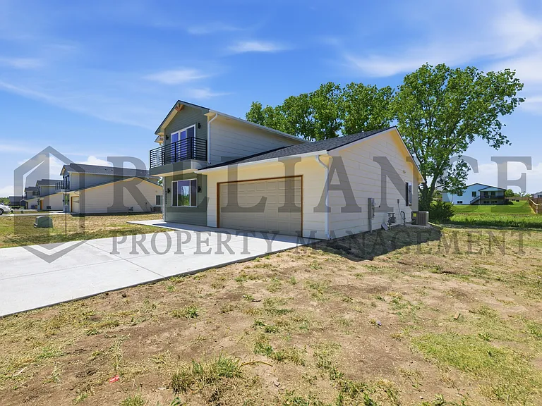 235 Arbor — Photo 4