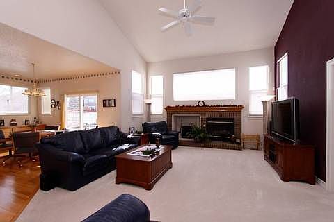 478_winterthur_circle_MLS_HID585806_ROOMfamilyroom