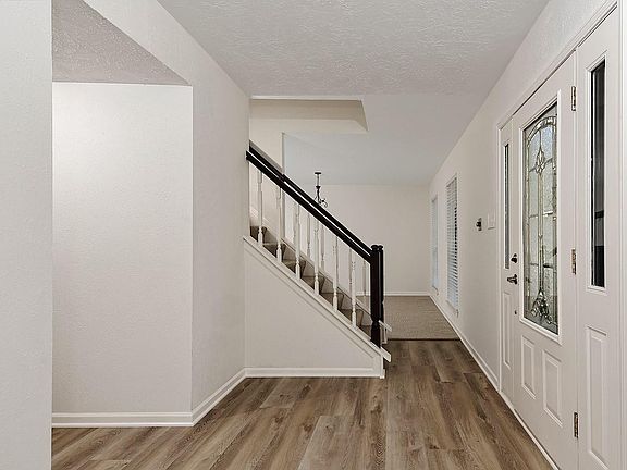 4th image of 35 Berryfrost Ln