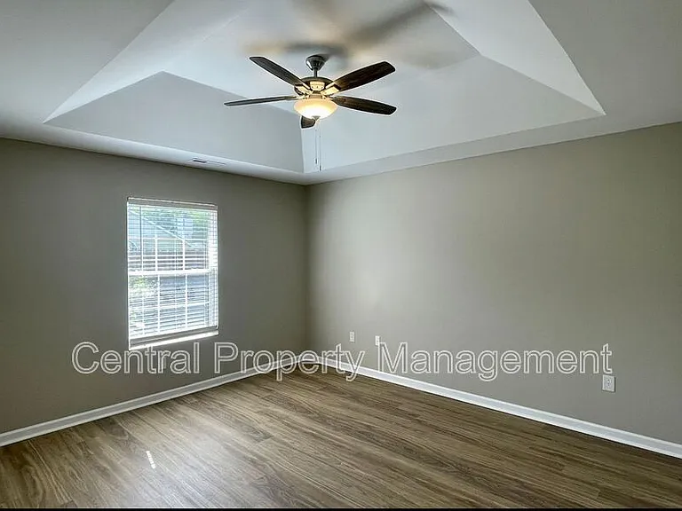 320 Woodruff Park Ln — Photo 7