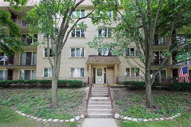 1st image of 225 E Wing St APT 303