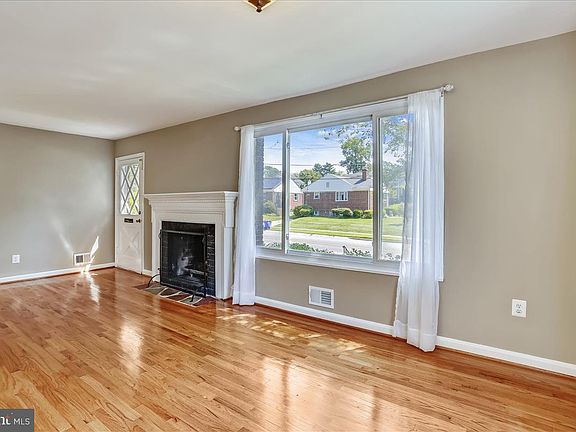 4th image of 10908 Stillwater Ave