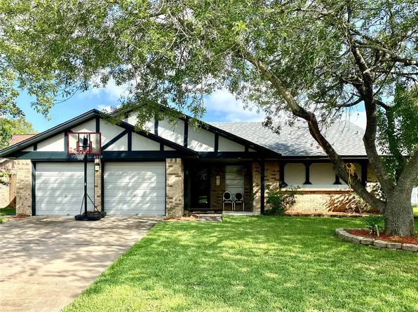 4319 Townes Forest Rd, Friendswood, TX 77546