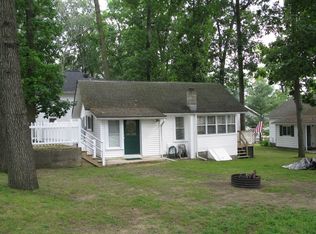 1508 Midland Dr, Hickory Corners, MI 49060