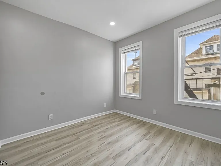 53-55 Henry St #57 — Photo 19