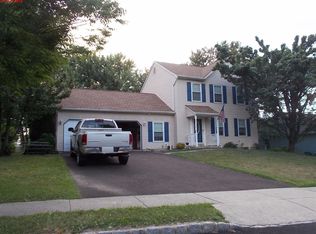 6086 High Meadow Dr, Pipersville, PA 18947