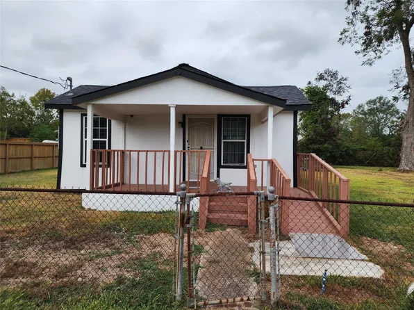 8215 Easter St, Houston, TX 77088