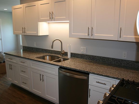 2nd image of 267 Jefferson Ave #2