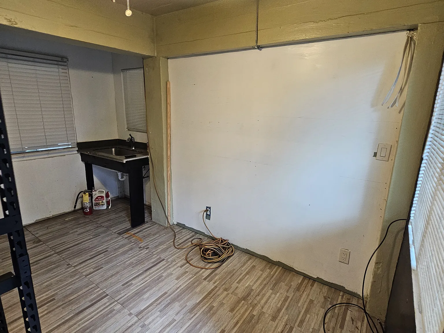 Studio, 150 sqft, $1,600 — Photo 3