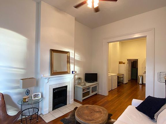 3rd image of 310 S Clark St