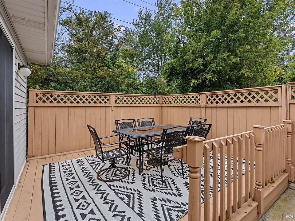 9487 Marina Dr, photo 17