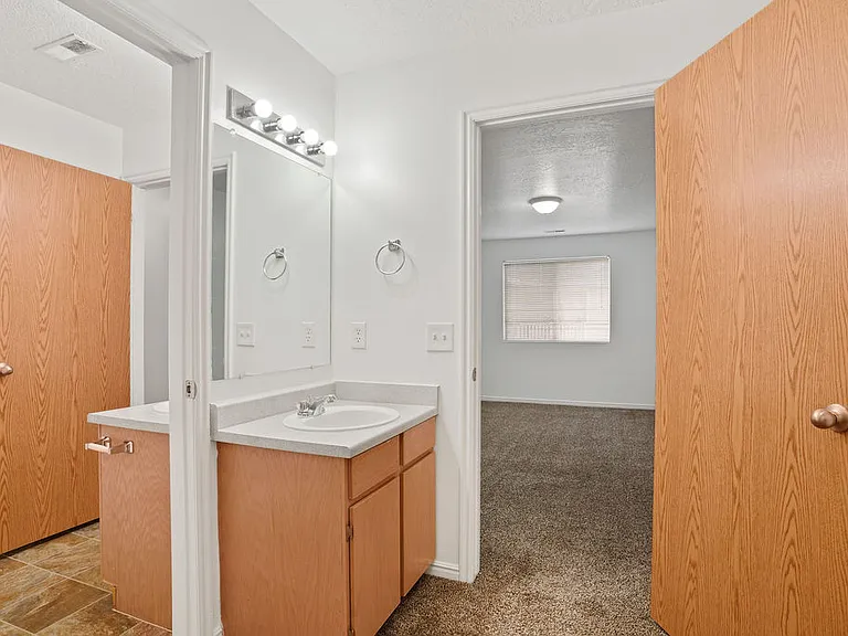 Stonebridge Apartments — Photo 12