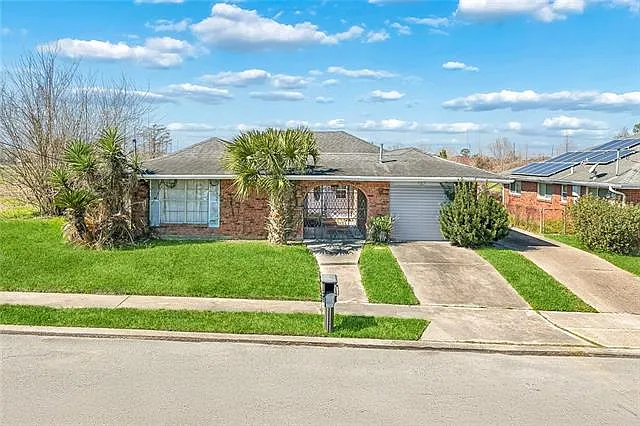 4510 Read Blvd — Photo 2