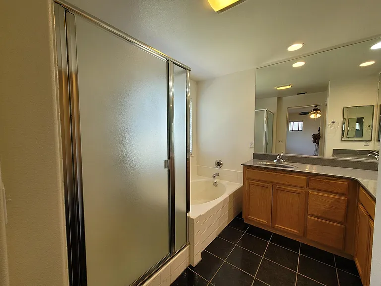 415 Zinnia Ct — Photo 29