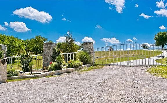 3rd image of 6300 Cottage Hill Ln