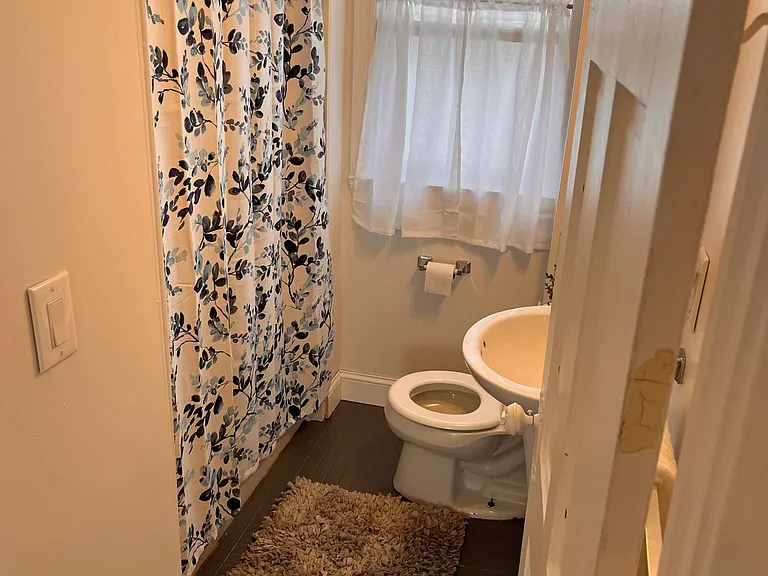 48 Lawn Ave — Photo 13