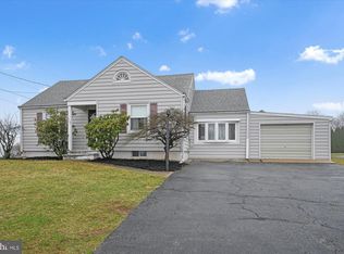 536 Mohns Hill Rd, Sinking Spring, PA 19608