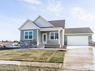 1227 Stone Ln, Waverly, IA, 50677