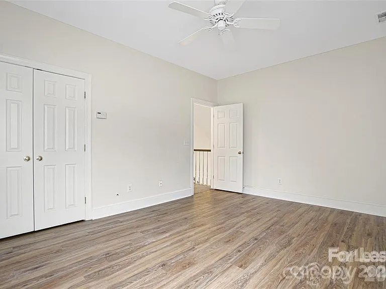 112 McConnell Dr — Photo 35