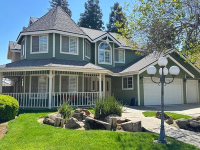 8172 N 8th Street, Fresno, CA, 93720