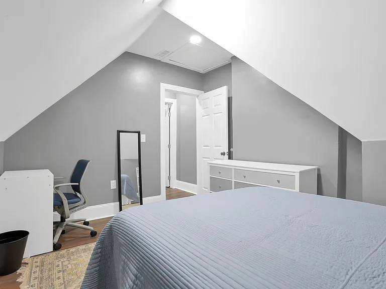966 N 4th St #1/2 — Photo 12